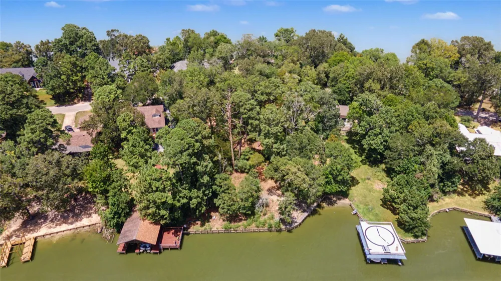 La Jolla Court Huntsville, TX 77320