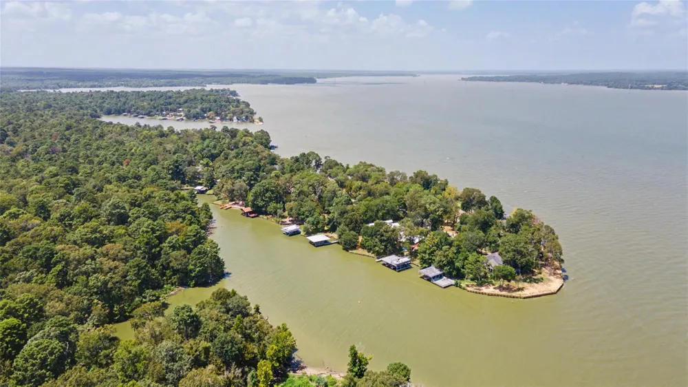 La Jolla Court Huntsville, TX 77320