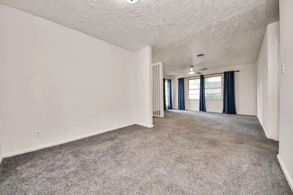 2703 Knotty Oaks Trail Houston, TX 77045