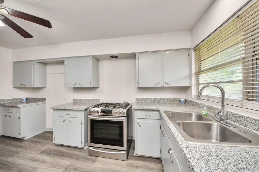 2703 Knotty Oaks Trail Houston, TX 77045
