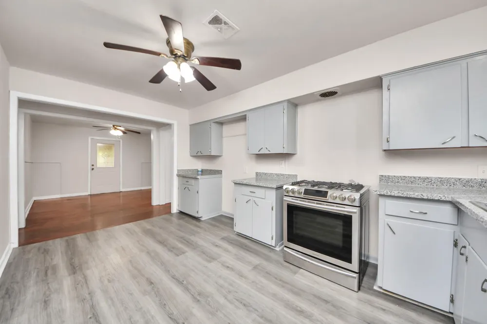 2703 Knotty Oaks Trail Houston, TX 77045