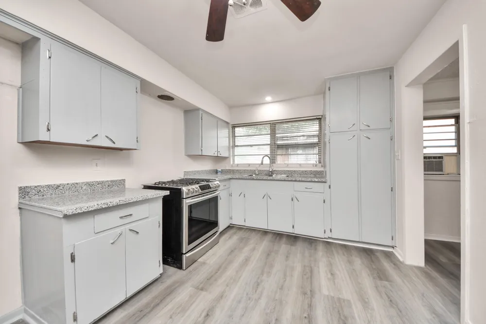 2703 Knotty Oaks Trail Houston, TX 77045