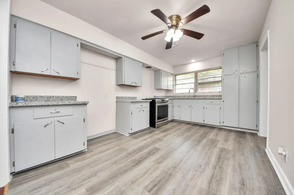 2703 Knotty Oaks Trail Houston, TX 77045