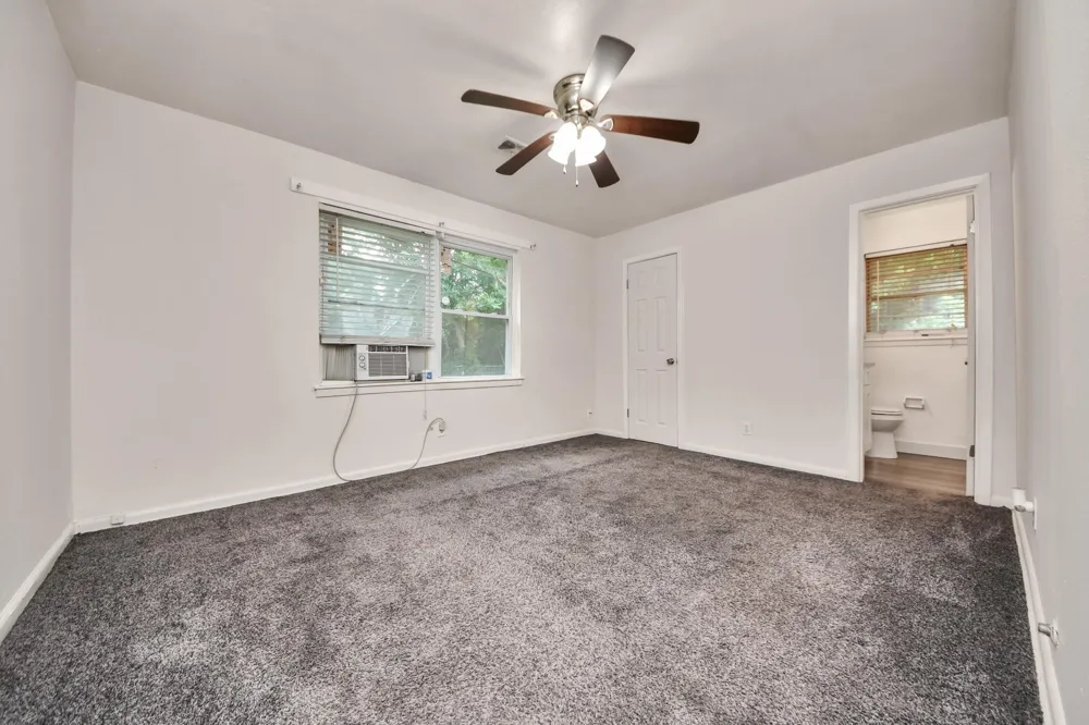2703 Knotty Oaks Trail Houston, TX 77045