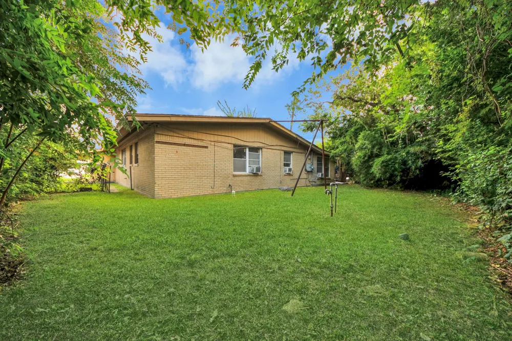 2703 Knotty Oaks Trail Houston, TX 77045
