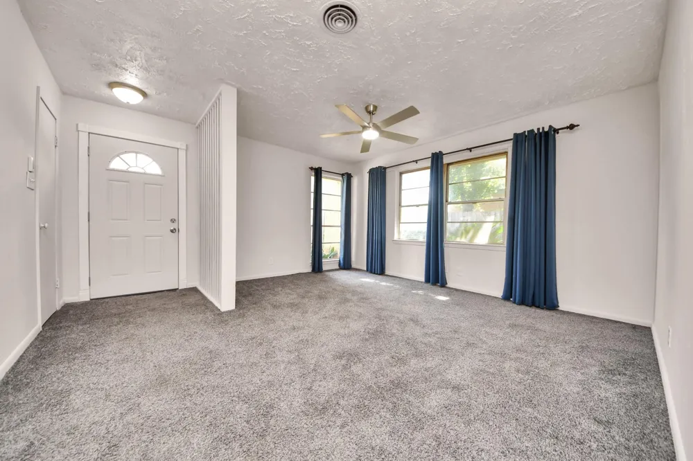 2703 Knotty Oaks Trail Houston, TX 77045