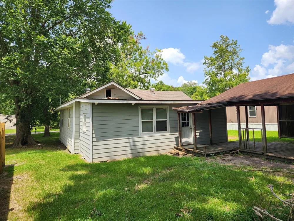 330 North Ann Street Sour Lake, TX 77659