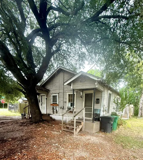 2714 Gray Street