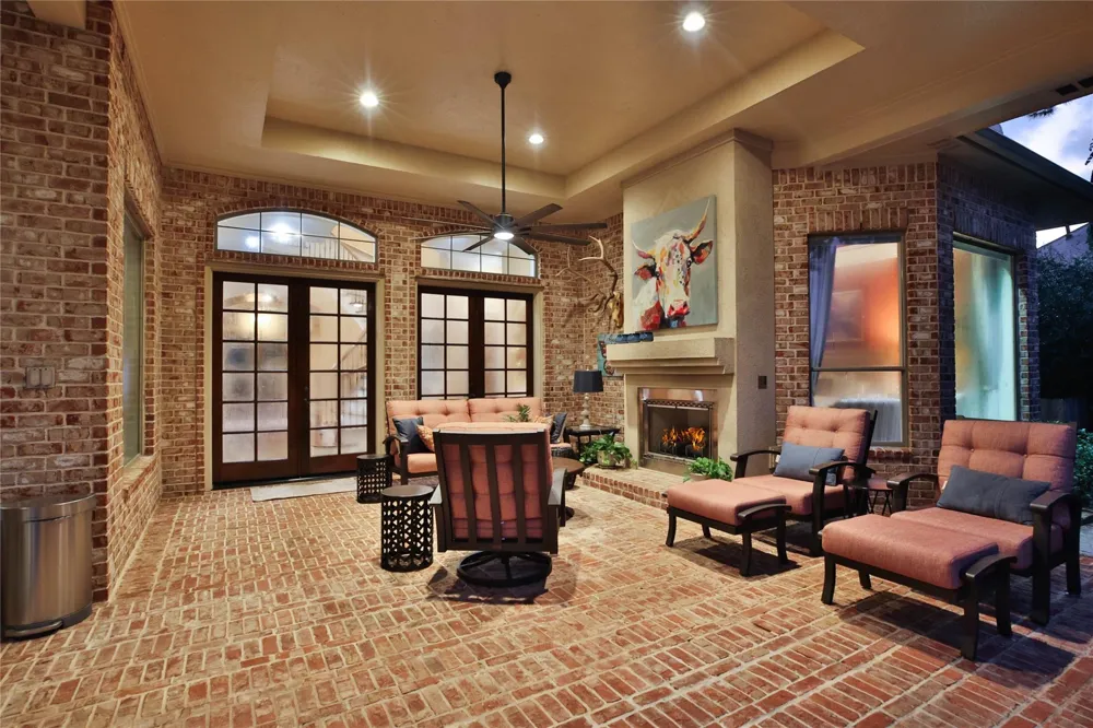 70 W Ambassador Bend The Woodlands, TX 77382