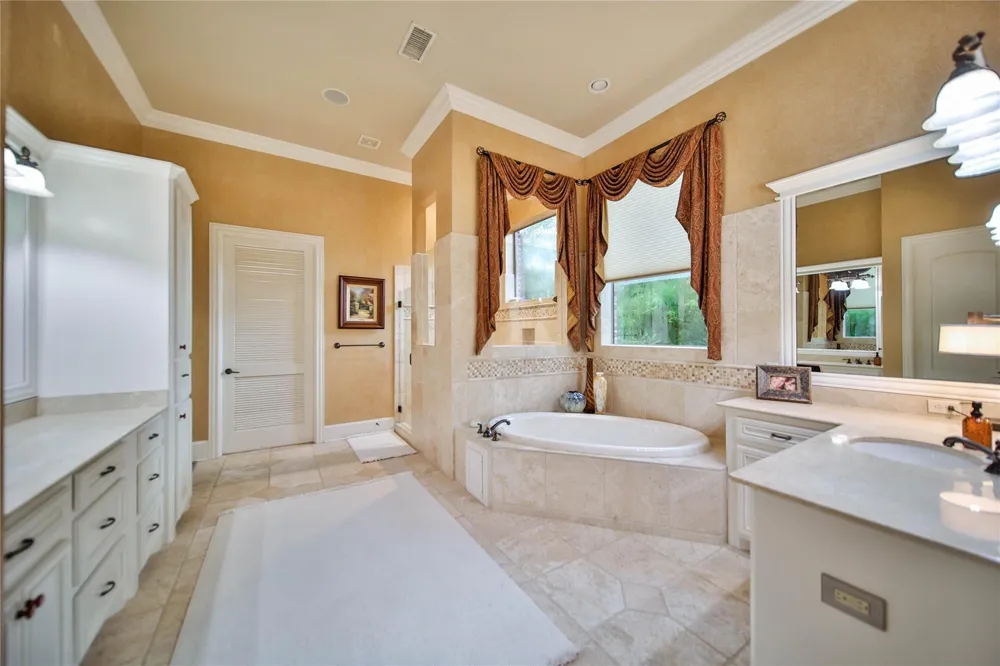 70 W Ambassador Bend The Woodlands, TX 77382
