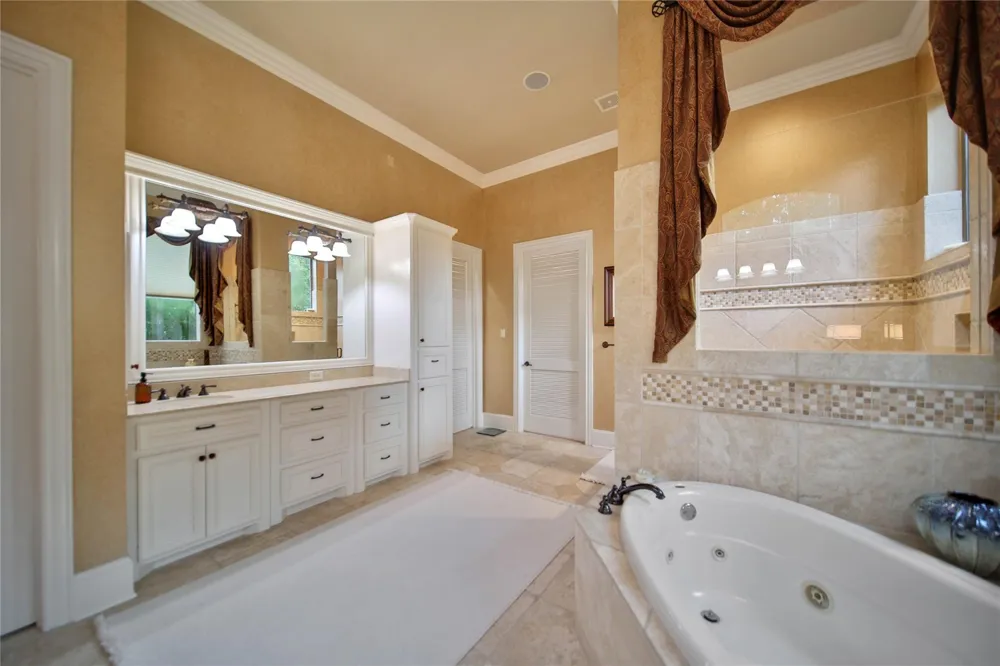 70 W Ambassador Bend The Woodlands, TX 77382