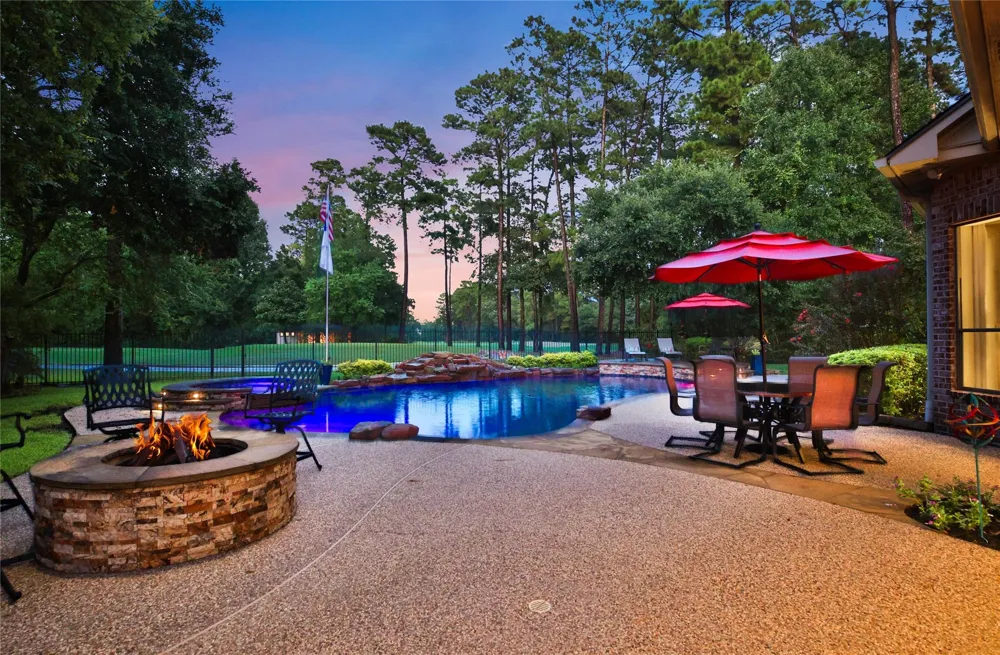 70 W Ambassador Bend The Woodlands, TX 77382