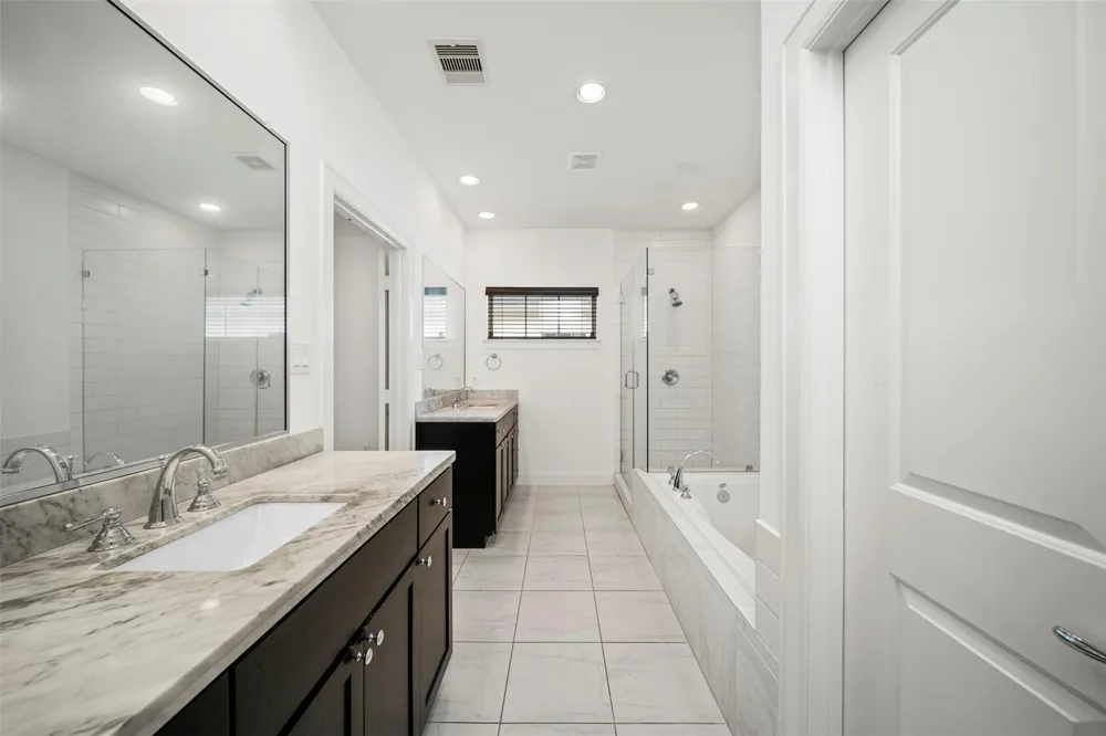 22 Hermann Park Court Houston, TX 77021