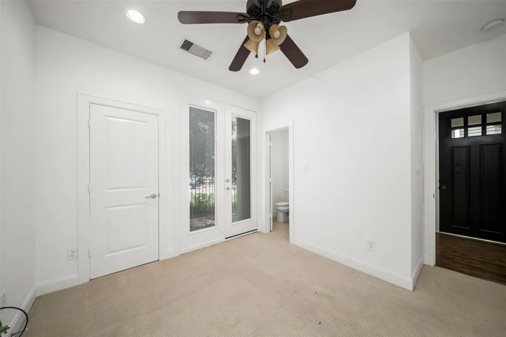 22 Hermann Park Court Houston, TX 77021