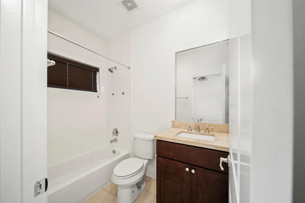 22 Hermann Park Court Houston, TX 77021