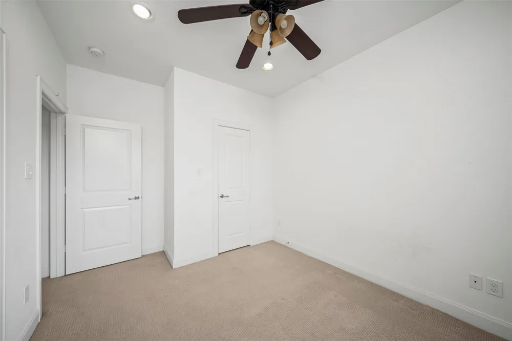 22 Hermann Park Court Houston, TX 77021
