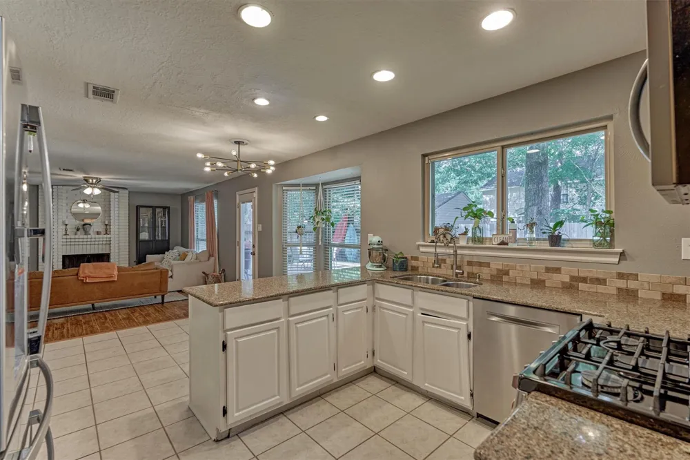 100 W Rainbow Ridge Circle The Woodlands, TX 77381