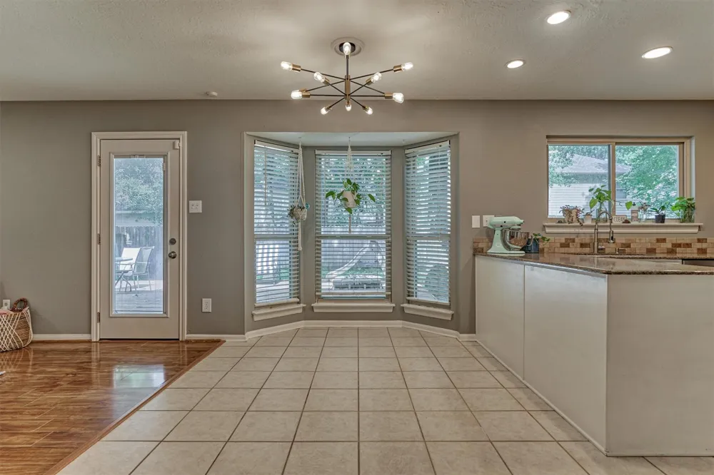 100 W Rainbow Ridge Circle The Woodlands, TX 77381