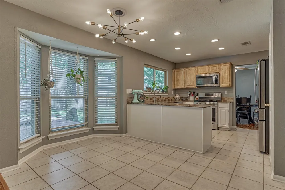 100 W Rainbow Ridge Circle The Woodlands, TX 77381