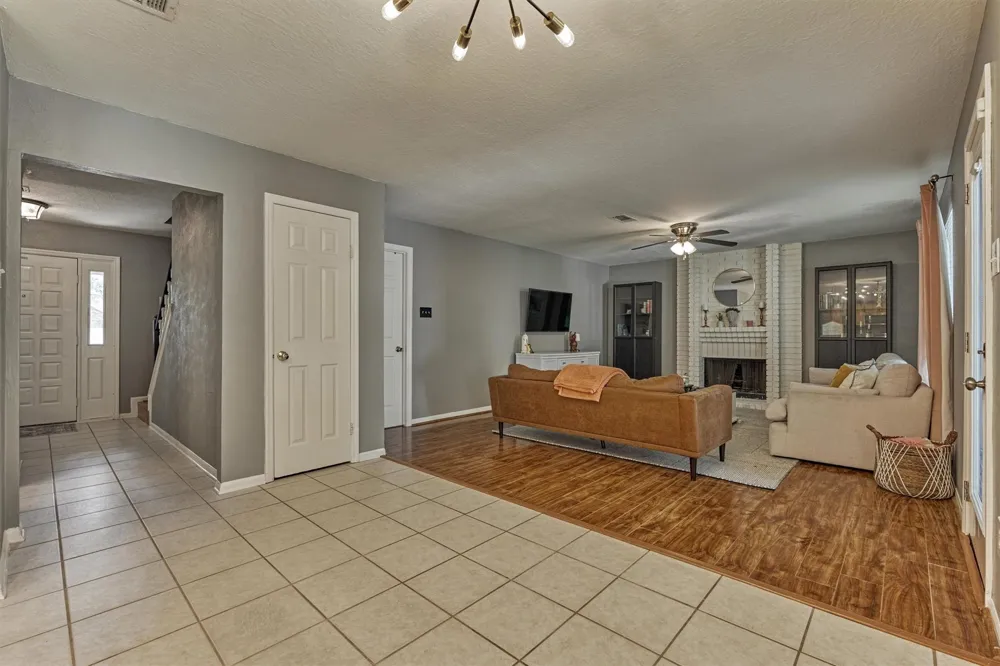 100 W Rainbow Ridge Circle The Woodlands, TX 77381