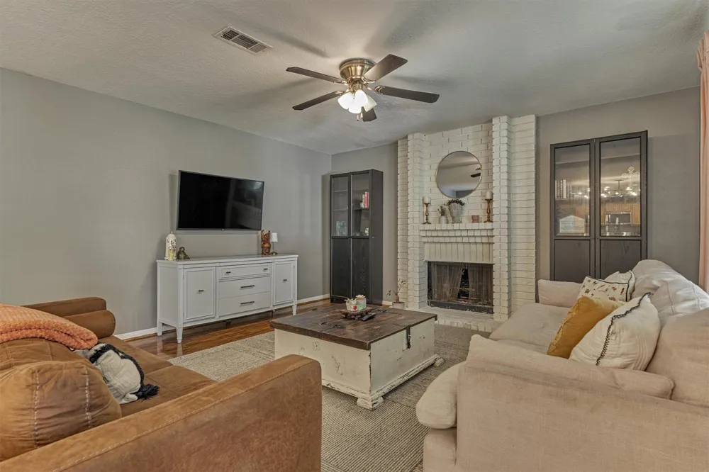 100 W Rainbow Ridge Circle The Woodlands, TX 77381