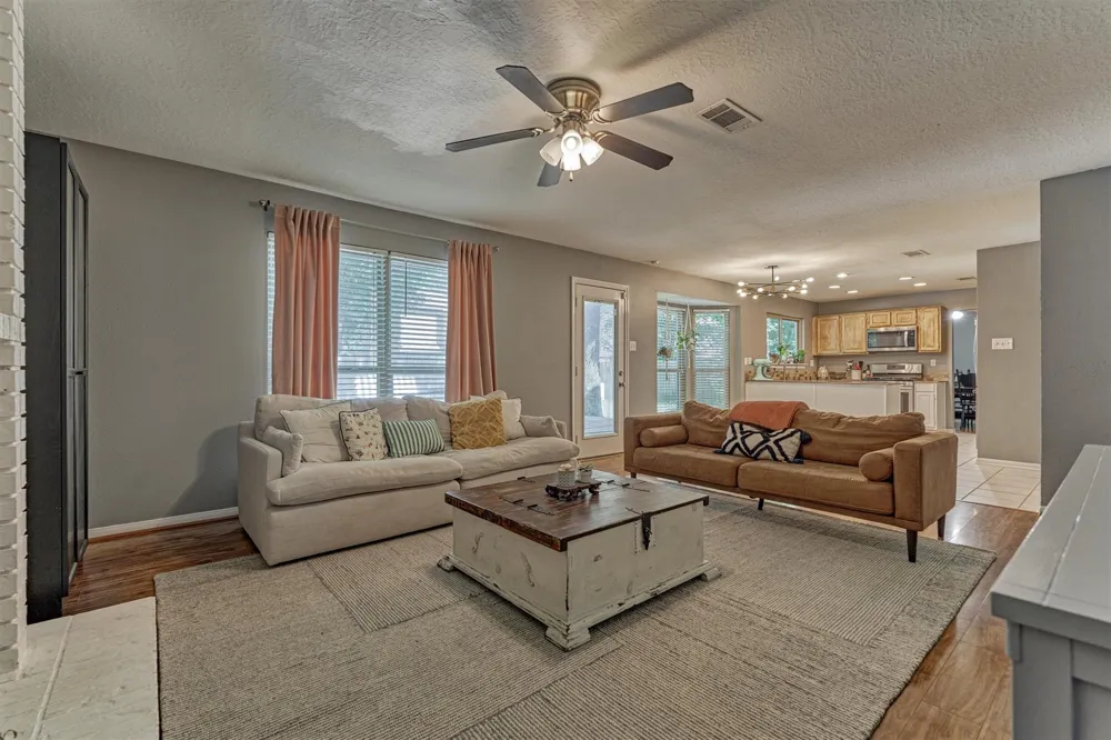 100 W Rainbow Ridge Circle The Woodlands, TX 77381