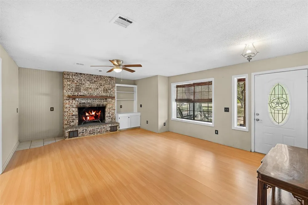 1107 County Road 151 Columbus, TX 78934