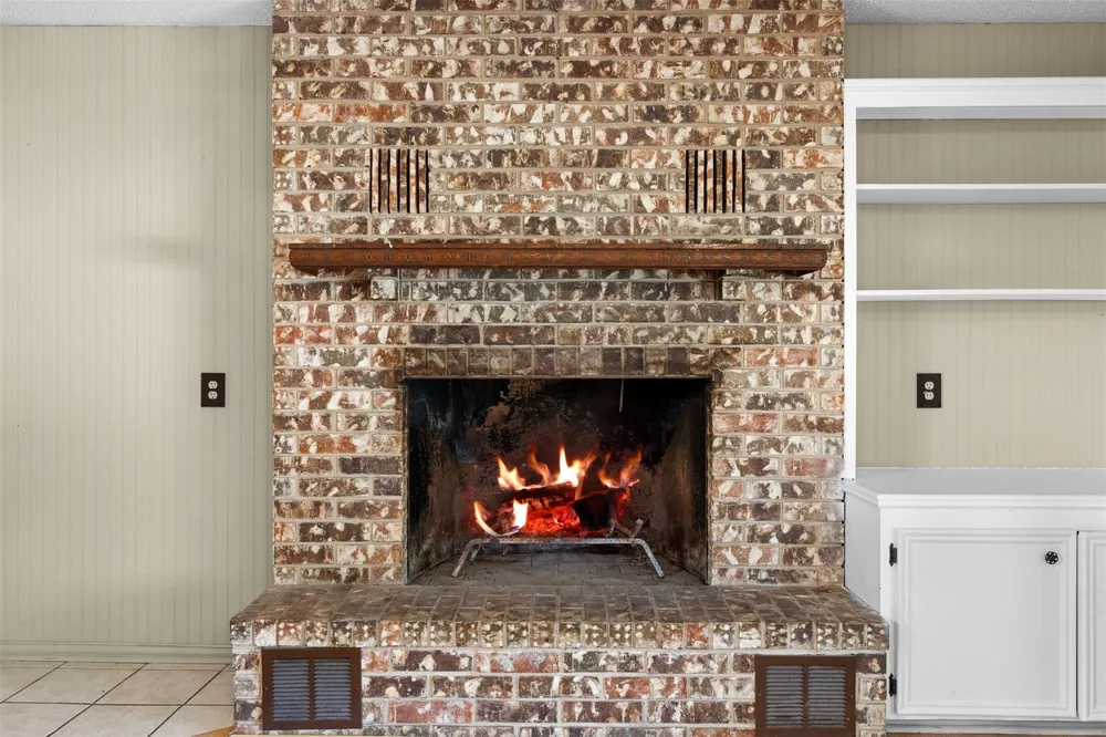 1107 County Road 151 Columbus, TX 78934