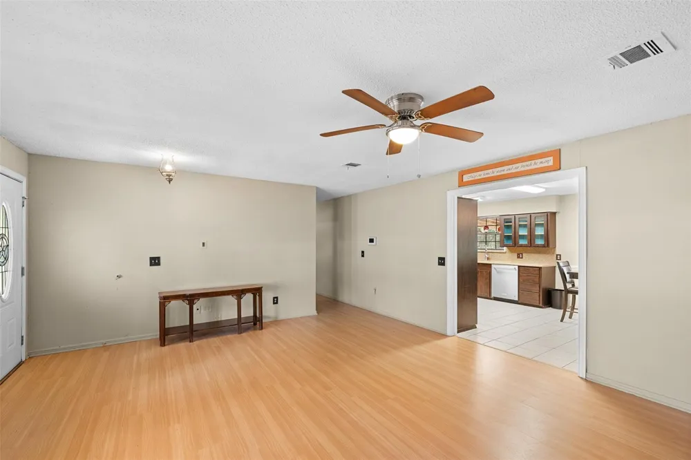 1107 County Road 151 Columbus, TX 78934