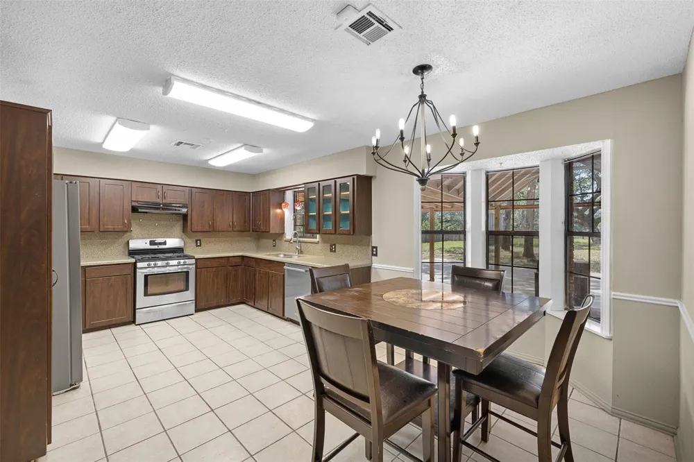1107 County Road 151 Columbus, TX 78934