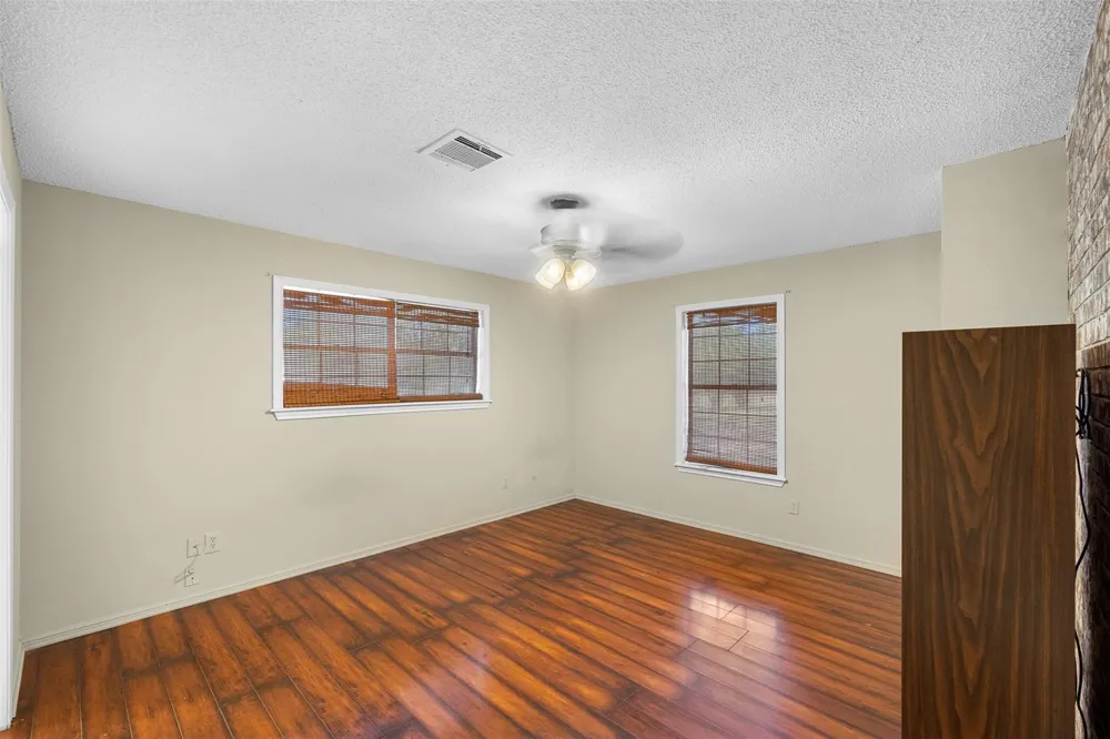 1107 County Road 151 Columbus, TX 78934