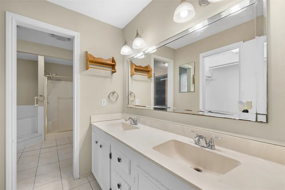 1107 County Road 151 Columbus, TX 78934