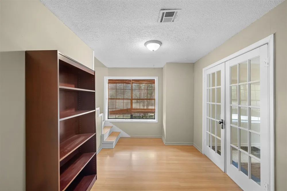 1107 County Road 151 Columbus, TX 78934