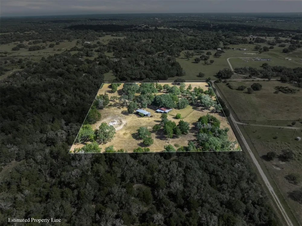 1107 County Road 151 Columbus, TX 78934