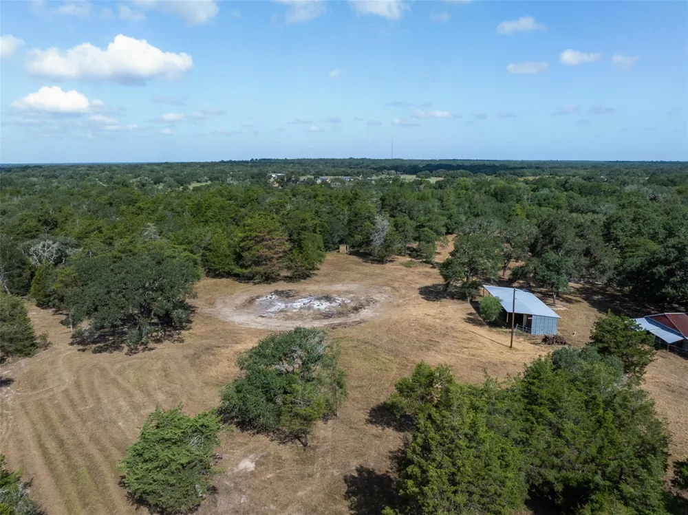 1107 County Road 151 Columbus, TX 78934