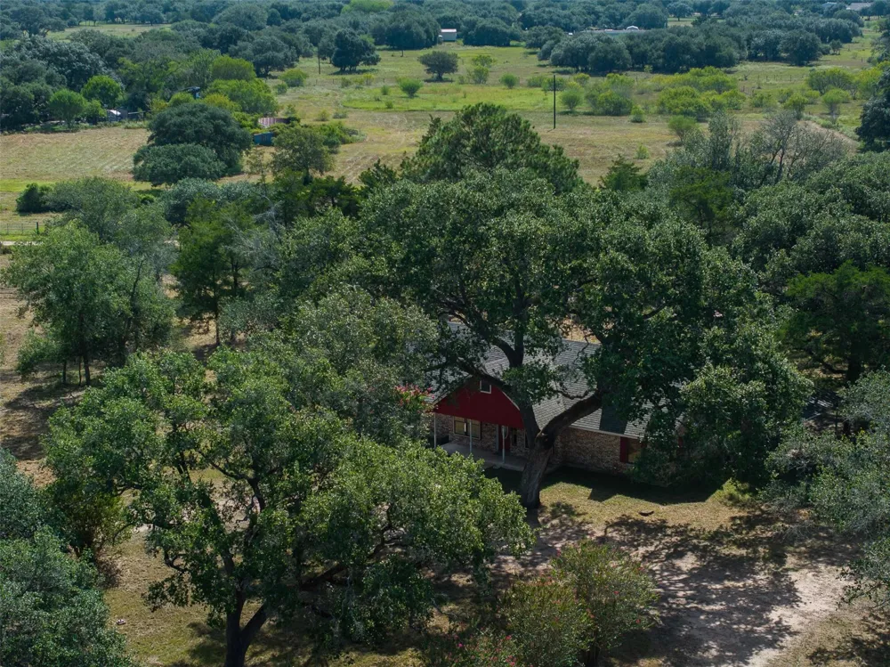1107 County Road 151 Columbus, TX 78934