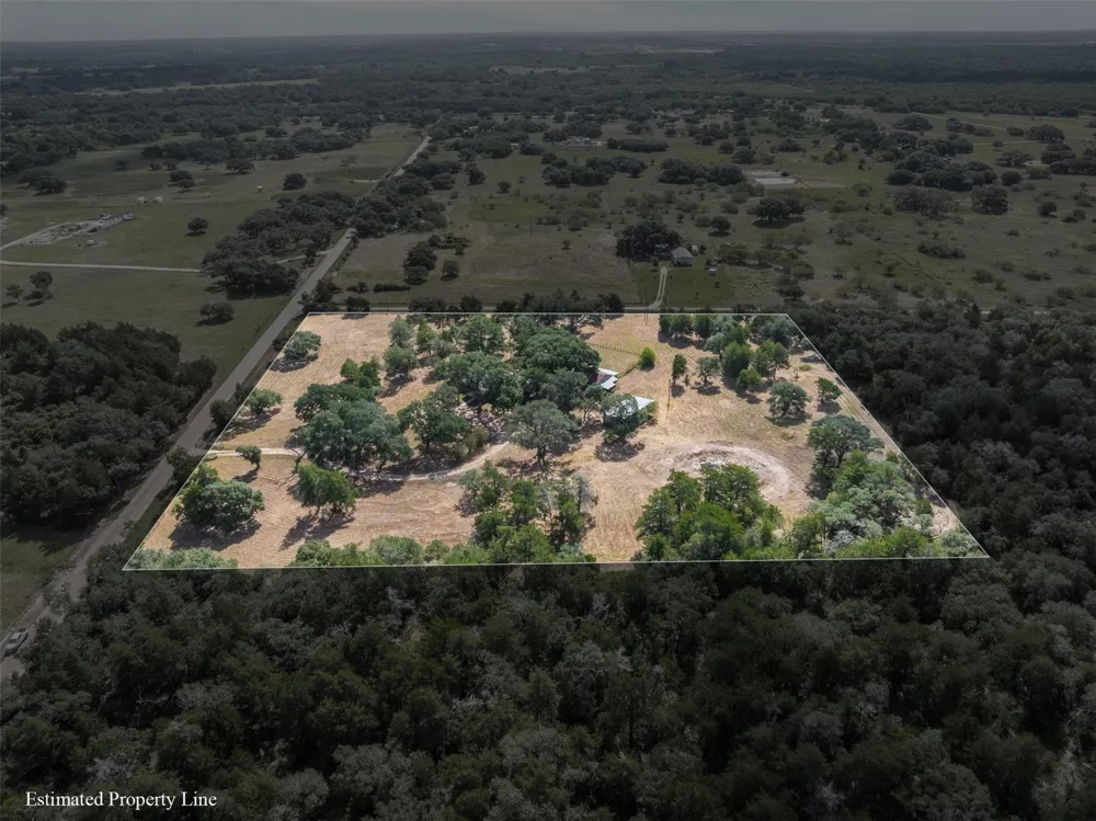 1107 County Road 151 Columbus, TX 78934