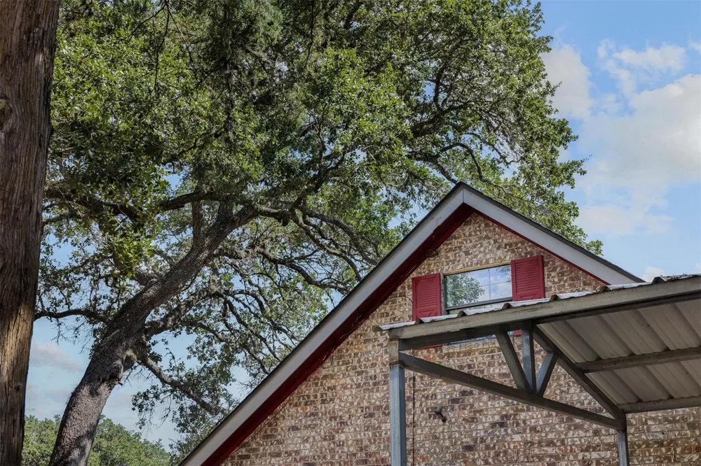1107 County Road 151 Columbus, TX 78934