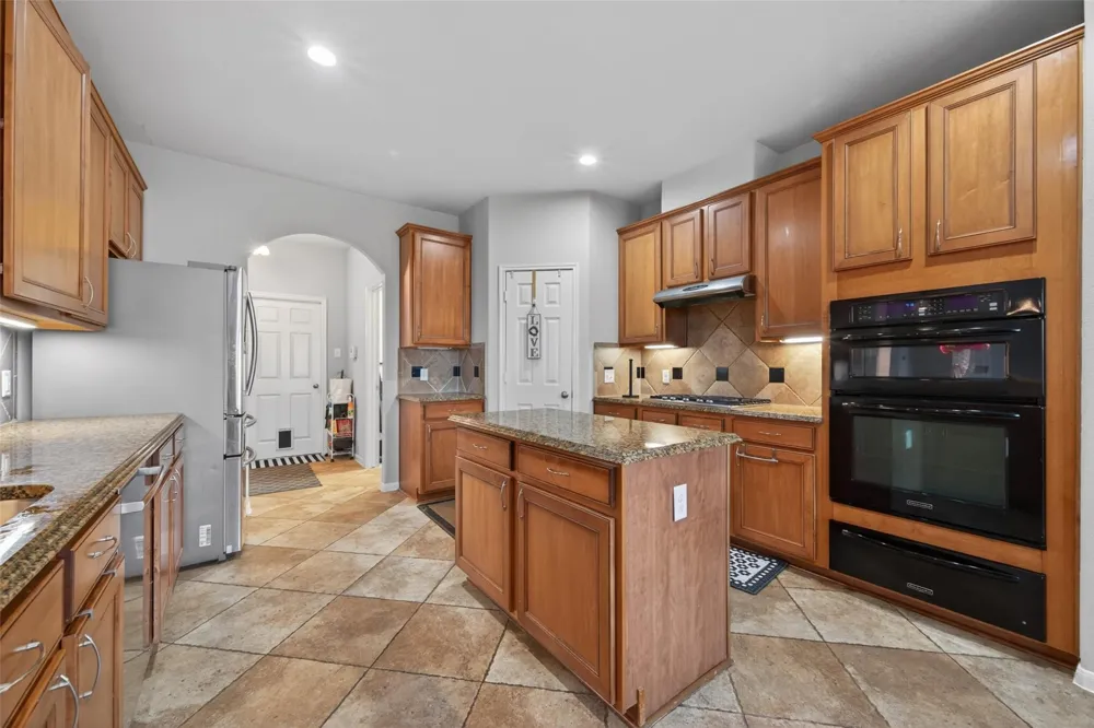 394 Dover Lane League City, TX 77573