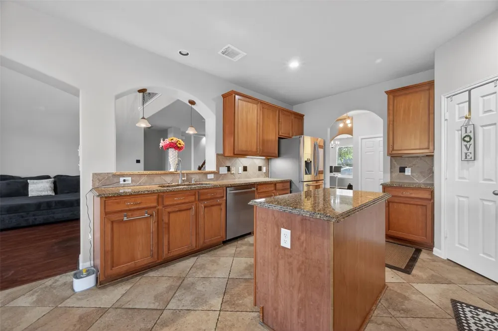 394 Dover Lane League City, TX 77573