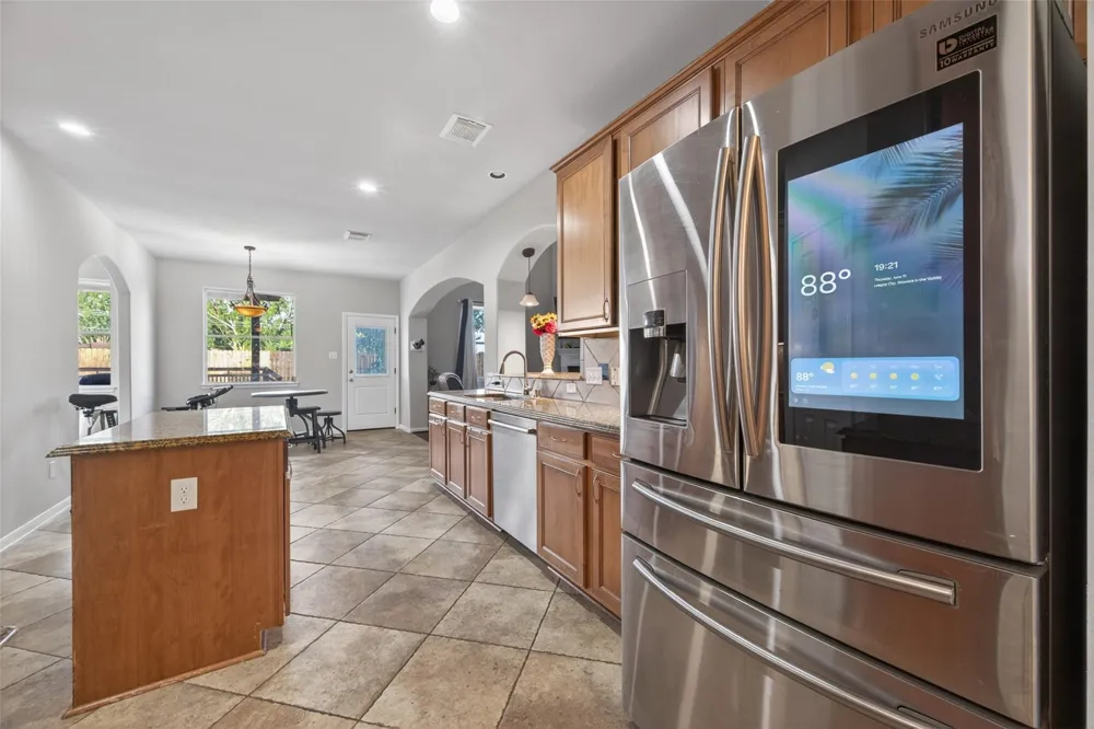 394 Dover Lane League City, TX 77573