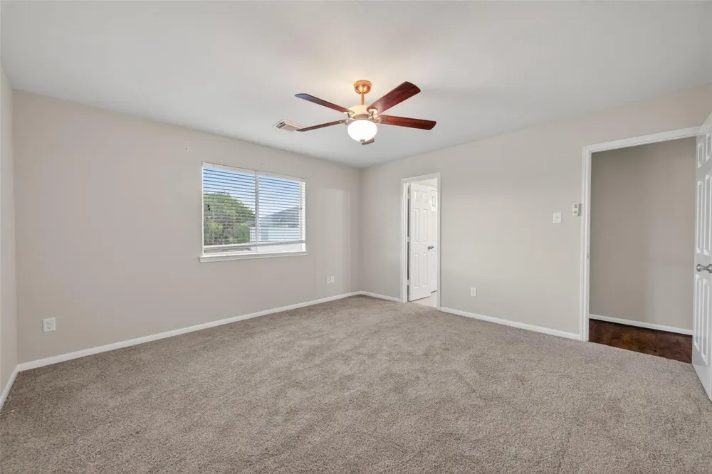 394 Dover Lane League City, TX 77573