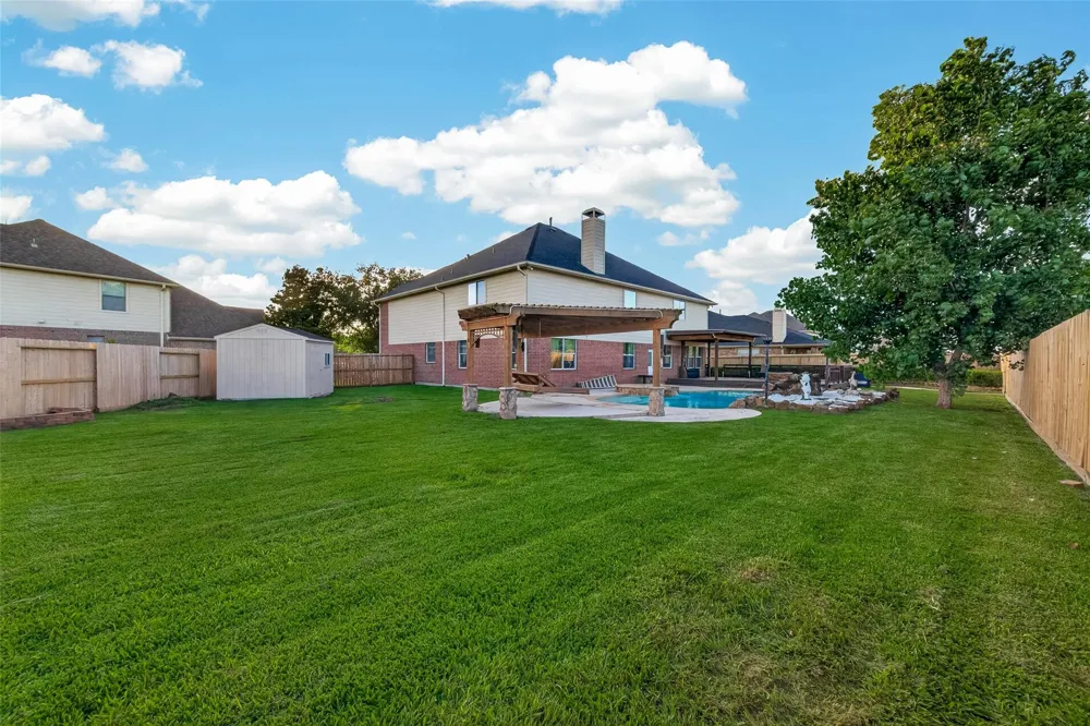 394 Dover Lane League City, TX 77573