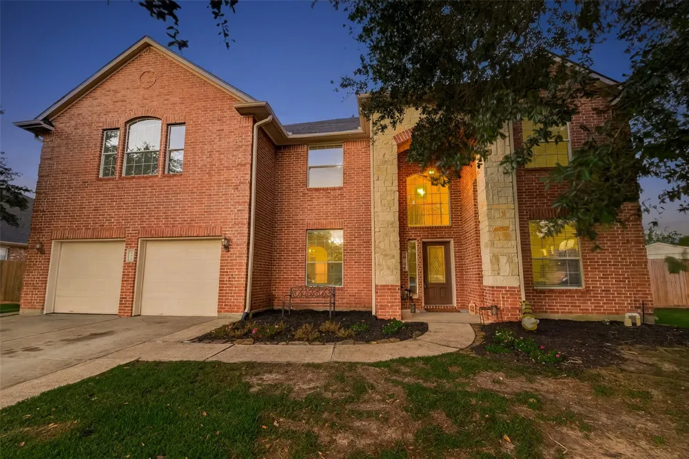 394 Dover Lane League City, TX 77573