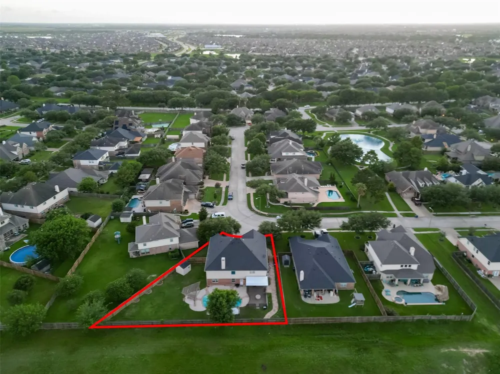 394 Dover Lane League City, TX 77573
