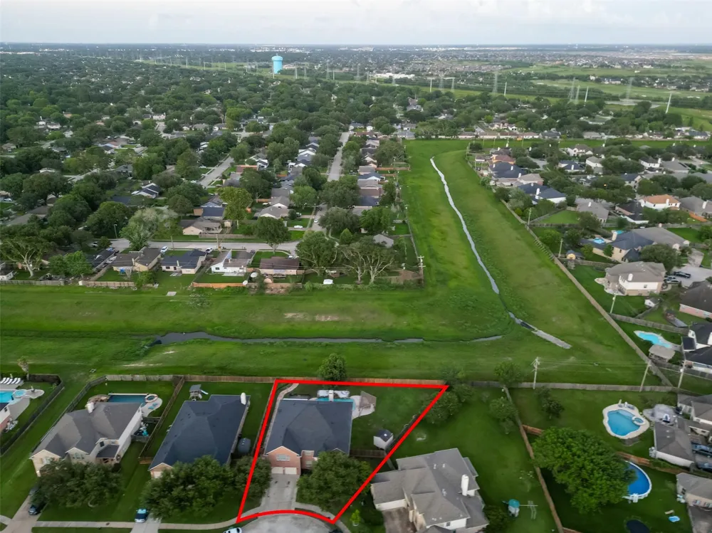 394 Dover Lane League City, TX 77573