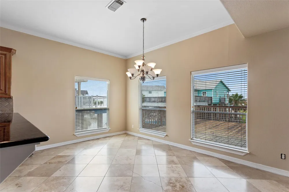 1110 Papeete Street Tiki Island, TX 77554