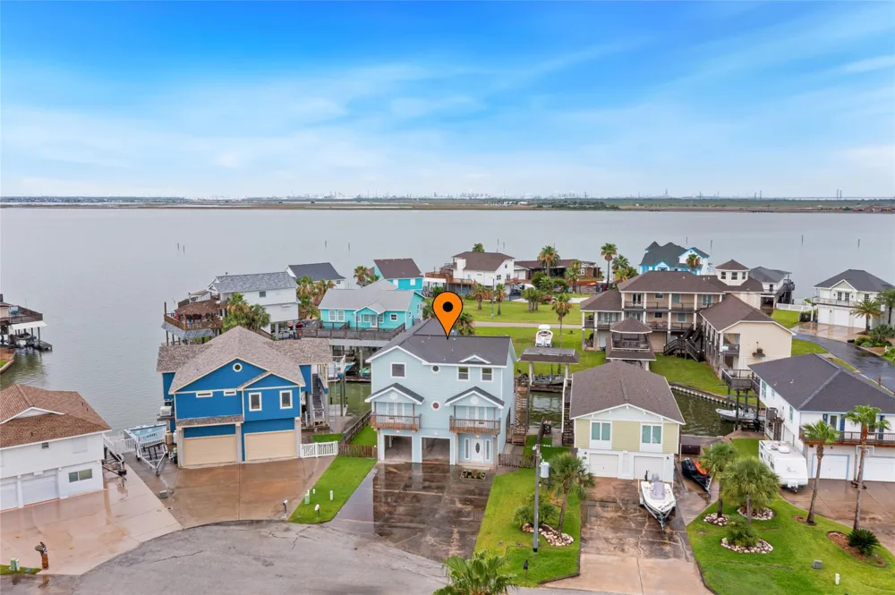 1110 Papeete Street Tiki Island, TX 77554