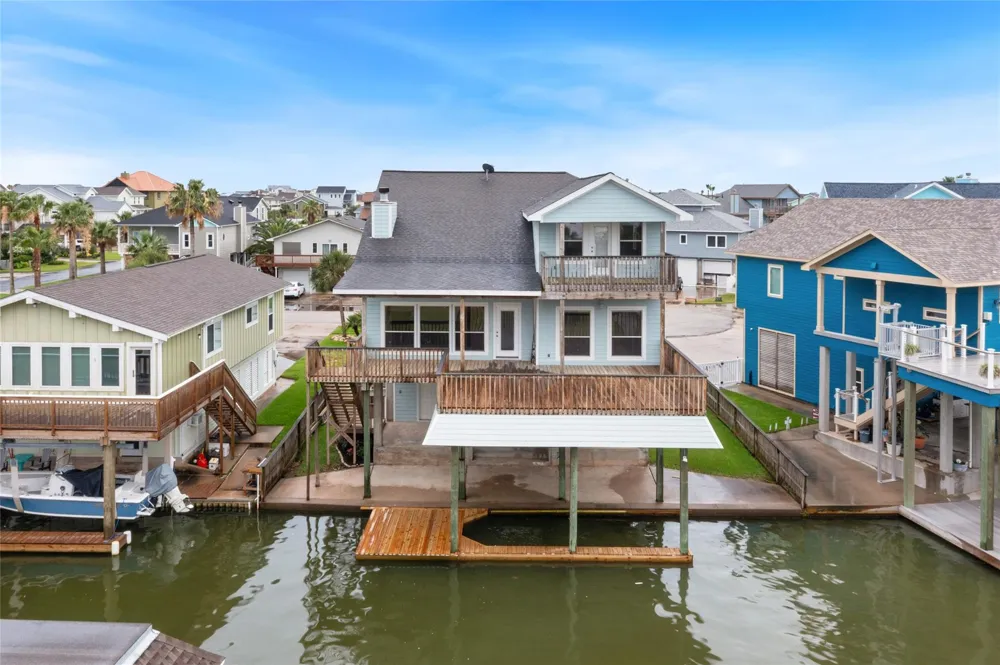 1110 Papeete Street Tiki Island, TX 77554