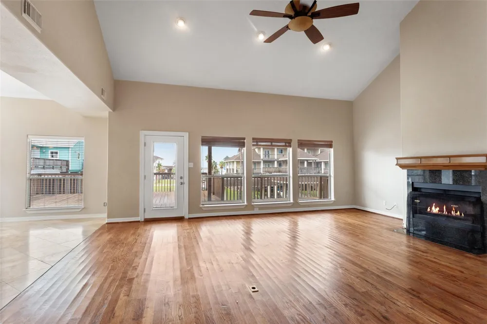 1110 Papeete Street Tiki Island, TX 77554